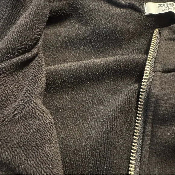 Zeagoo black long sleeved zip up hoodie with drawstrings, front pockets, XXL. - Picture 9 of 10